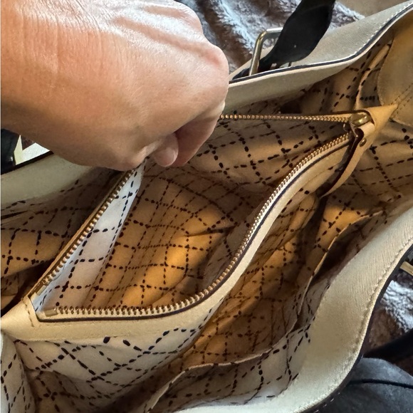 Gorgeous EUC Kate Spade large tote - Picture 5 of 7